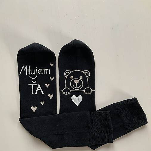 Zamilované maľované ponožky s nápisom: “Milujem Ťa / (Čierne)