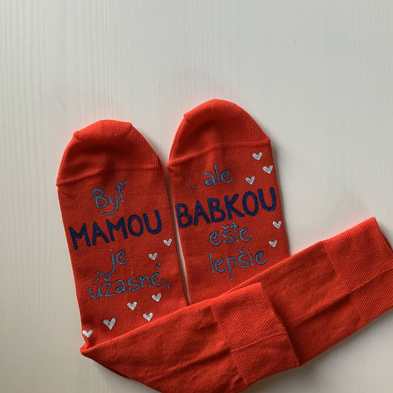 Maľované ponožky pre šťastnú mamu a babku (červené)