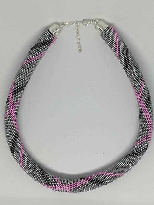 Sivo ružový náhrdelník
