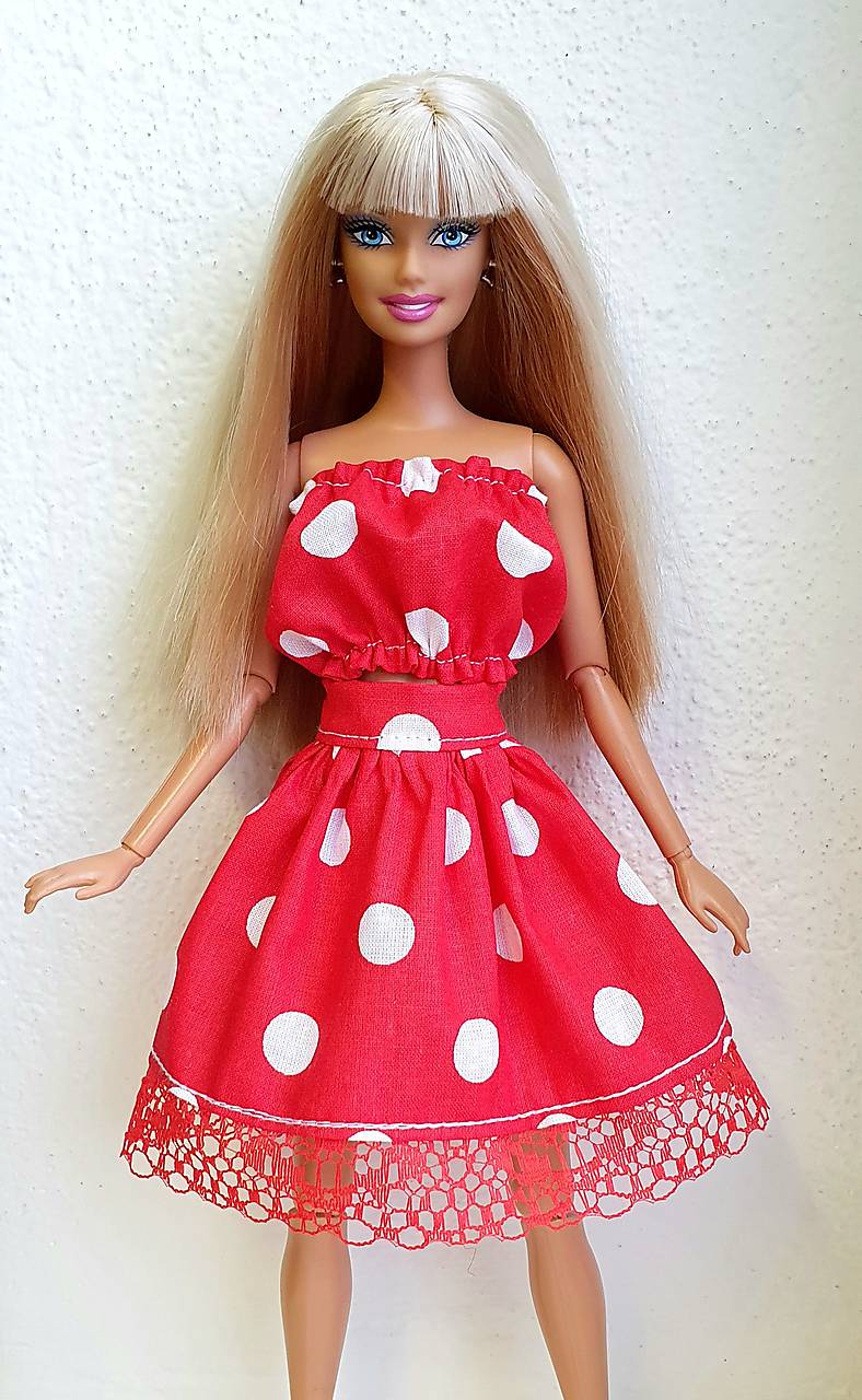 Bodkovaný top pre Barbie