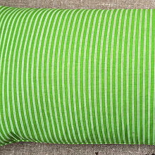 Úžitkový textil - FILKI návliečka na šupkový vankúš dĺžky 30 cm (zelené prúžky) - 12926492_
