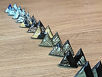 Náušnice - Trojuholníky 20 mm s kovovým efektom polovičné (bronz) - 12938374_