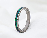 Prstene - Titanový prsteň zelený opál - 12938732_