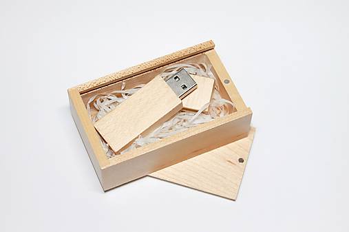 Papiernictvo - DREVENÉ USB_MENO (USB + DREVENÁ DARČEKOVÁ ŠKATUĽKA - BEZ GRAVÍRU) - 12941654_