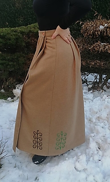 Sukne - Vyšívaná hrejivá sukňa MERINO - 12950693_