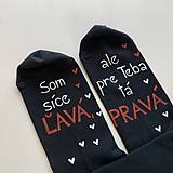 Maľované zamilované ponožky (“Som síce ĽAVÁ, ale pre  TEBA Tá PRAVÁ” (čierne))