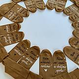 Ponožky, pančuchy, obuv - Maľované ponožky s nápisom “ Mám úžasnú rodinu/ Máme sa radi a držíme spolu!” - 12967436_