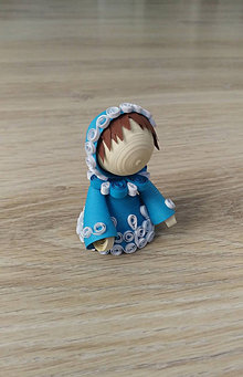 Dekorácie - Dievčatko v čipke - miniatúra z papierových prúžkov - 12970735_