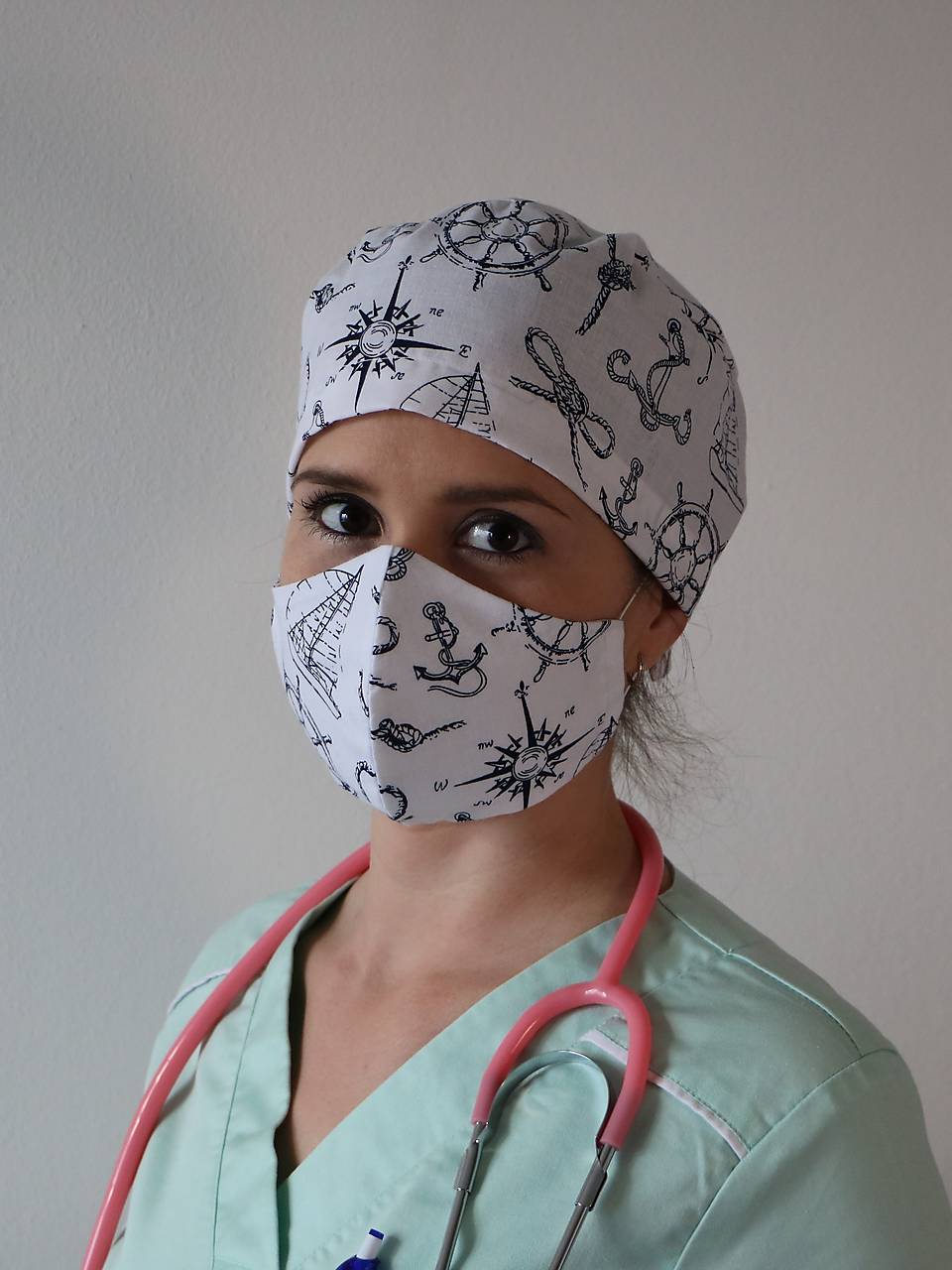 Dizajnová operačná / chirurgická čiapka Robinson