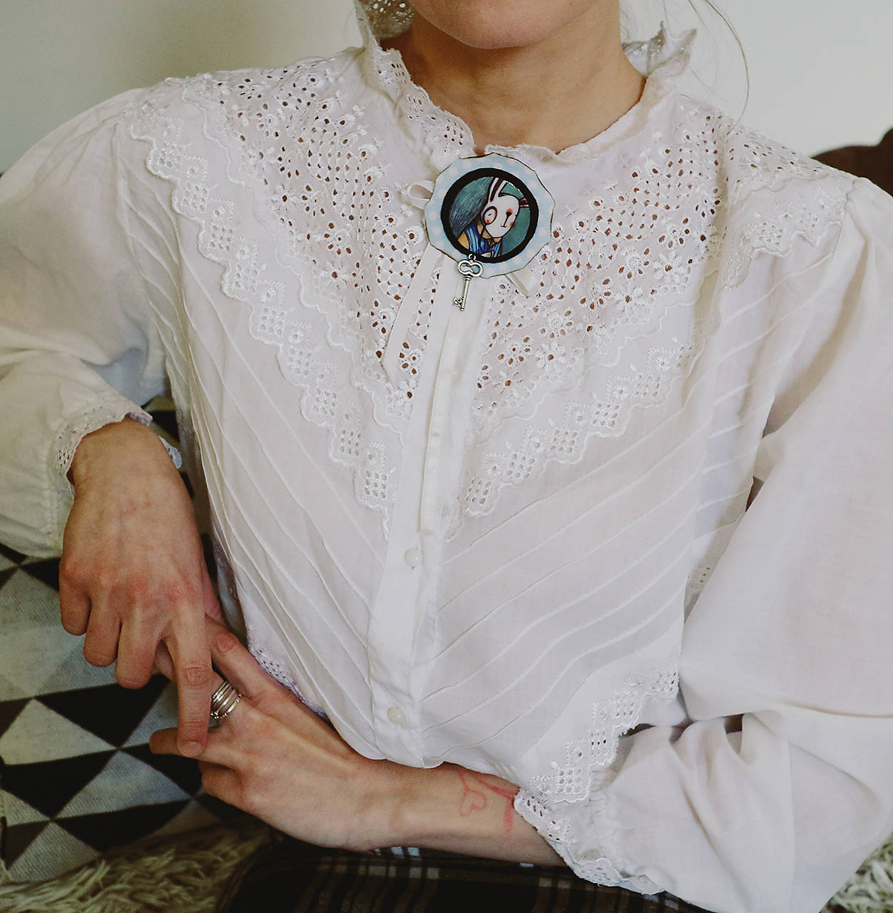 Alicin kamoš/ originál brošňa