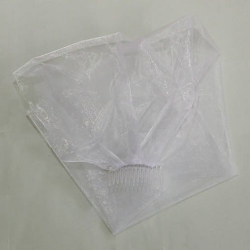 Závoj jednoduchý s hrebienkom na rozlúčlu so slobodou.