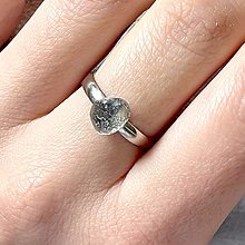 Prstene - Simple Tumbled Gemstone Ring / Prsteň s tromlovaným minerálom (Krištáľ) - 13001528_