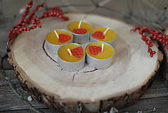Svietidlá a sviečky - VČELIE čajové (sviečky s červeným srdiečkom) - 13015308_
