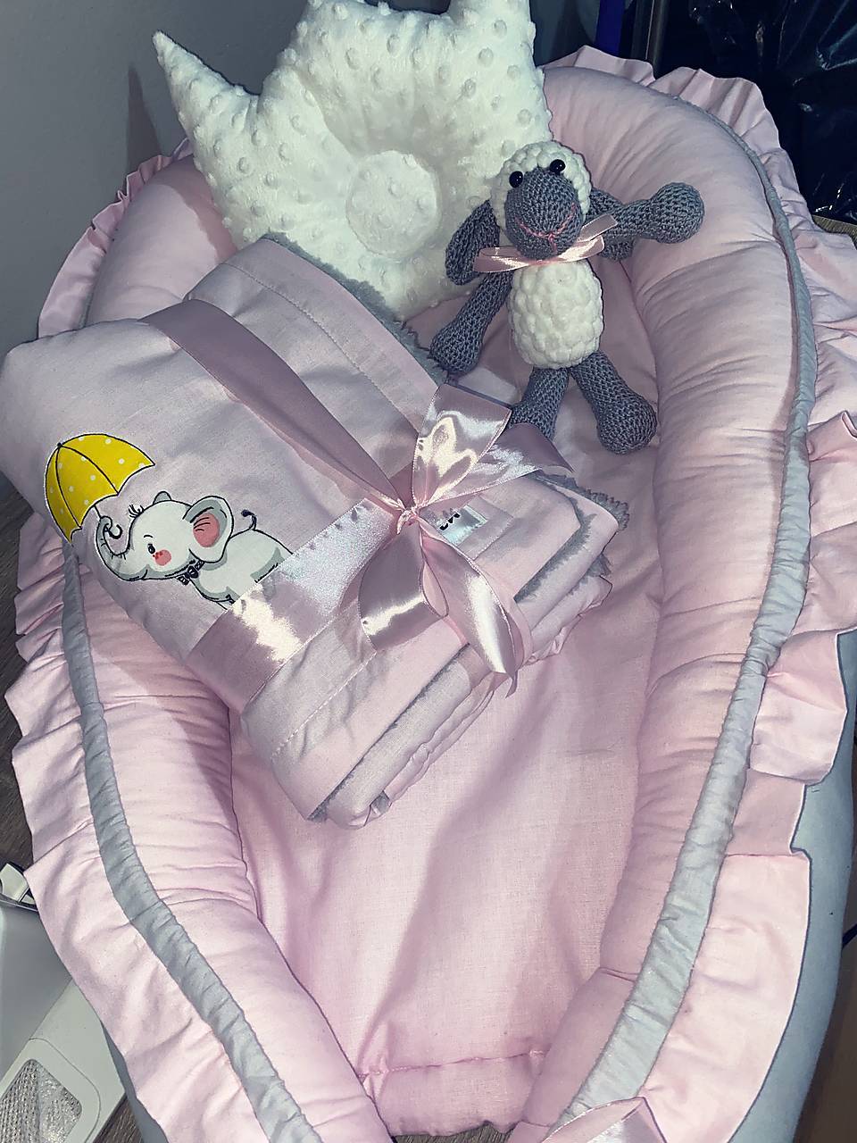 Hniezdo pre bábätko (s volánom)