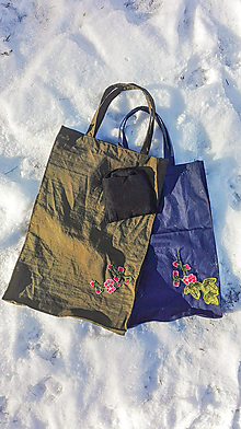 Nákupné tašky - Nákupná skladacia taška s výšivkou kvetov - 13025968_