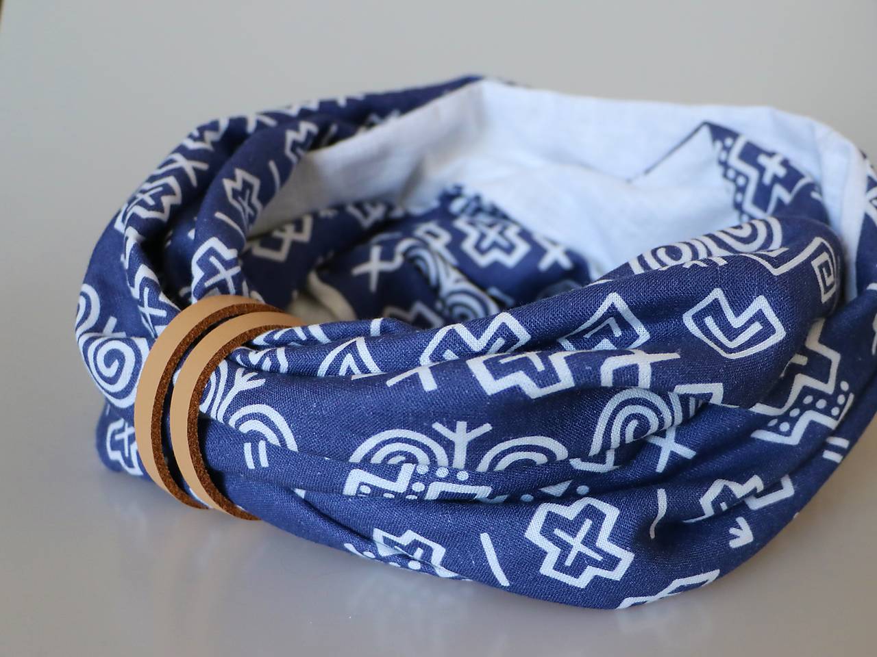 Štýlový ľanový unisex nákrčník Čičmany