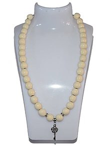 Náhrdelníky - Keramický náhrdelník, biele korálky, prívesok kľúč - 13039208_