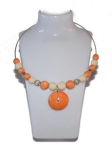 Náhrdelníky - Keramický náhrdelník, obručový, oranžové a krémové korálky, obojstranný porcelánový prívesok - 13041043_