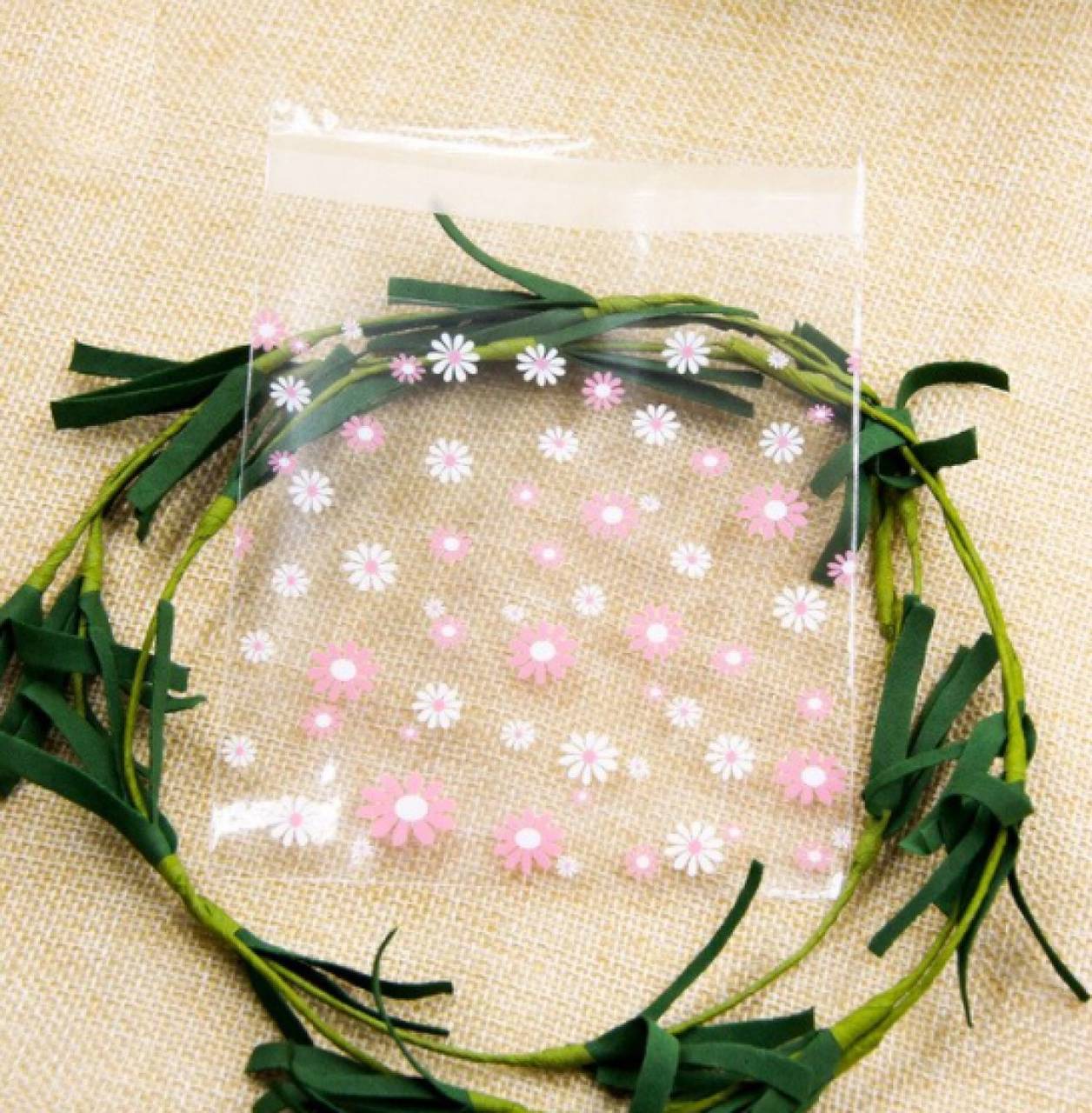 VO102 Ozdobné vrecúško s kvietkami 7 x 7 cm 