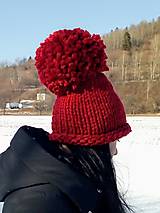 Čiapky, čelenky, klobúky - čiapka pletená .. červená s veľkým brmbolcom - 13050635_