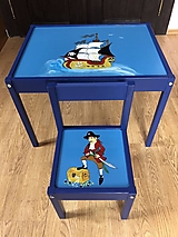 Stolík a stolička pre deti- pirátska loď, pirát