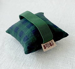 Úžitkový textil - FILKI Myššo šupková podložka pod zápästie, obvod zápästia do 14 cm (zelenomodrá so zelenou gumičkou) - 13052885_