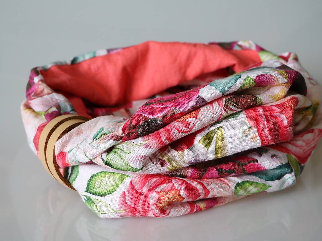 Štýlový ľanový nákrčník ruže