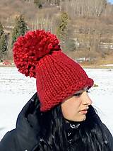 Čiapky, čelenky, klobúky - čiapka pletená .. červená s veľkým brmbolcom - 13053500_