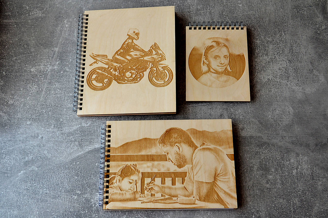 Drevený poznámkový blok s fotografiou + kovové pero