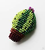 Brošne - Handmade šitá korálková brošňa kaktus - 13063287_
