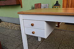 Nábytok - Masívny písací stôl s dvomi šuflíkmi - 13064745_