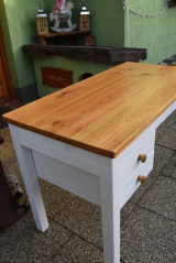Nábytok - Masívny písací stôl s dvomi šuflíkmi - 13064746_