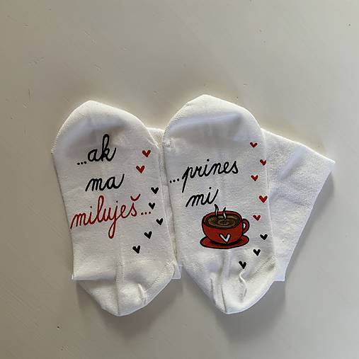 Maľované ponožky pre unavenú mamu