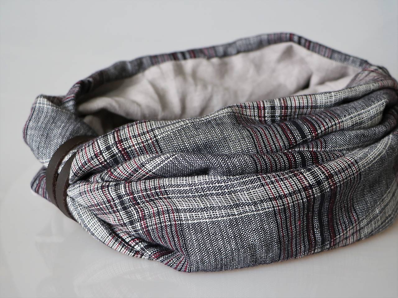 Štýlový ľanový unisex nákrčník káro šedé väčší vzor