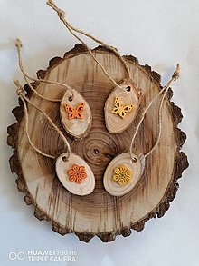 Dekorácie - Veľkonočné drevené "vajíčka" na zavesenie, žltá, oranžová - sada 4ks - 13080259_