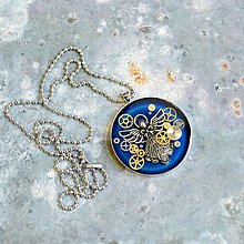 Náhrdelníky - Modrý prívesok s anjelom, steampunkové náhrdelník - 13087957_
