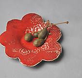 Príbory, varešky, pomôcky - tanierik kvet červený - 13087114_