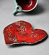 Príbory, varešky, pomôcky - tanierik srdce červené - 13087213_