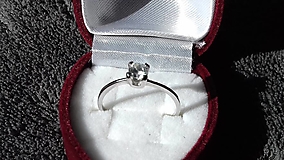 Prstene - Zásnubný prsteň - 13090316_