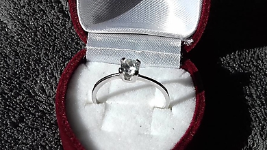 Prstene - Zásnubný prsteň - 13090316_