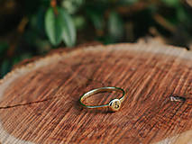 Prstene - Zlatý prstienok s písmenkom - 13093211_