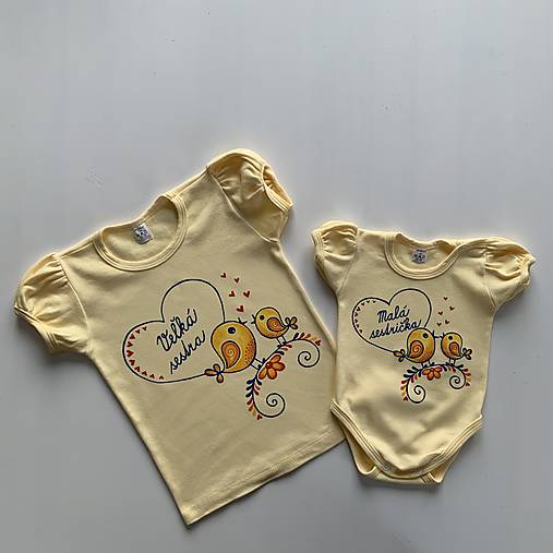 Ľudovoladené maľované tričko a body pre dve sestričky (Žlté  (body + tričko s nariaseným rukávom))