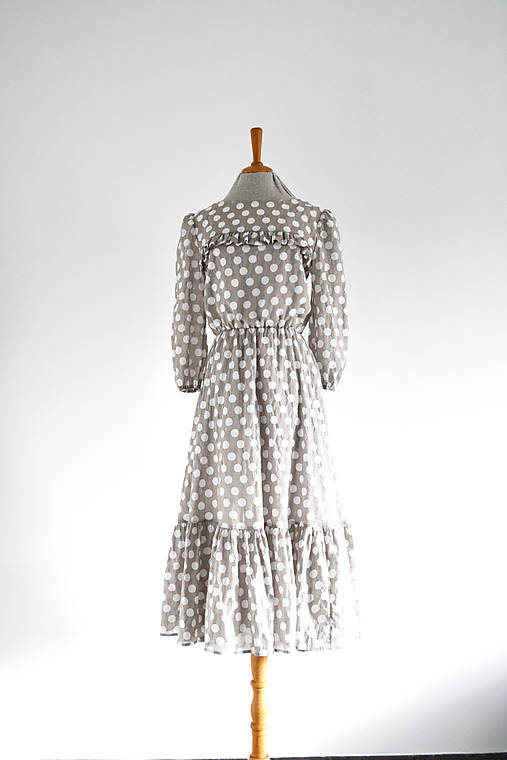 Bodkované bavlnené šaty s elastickým pásom a volánom 