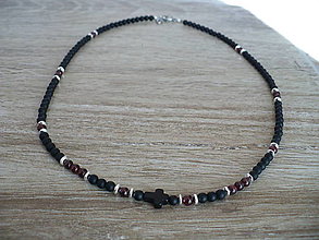Náhrdelníky - pánsky náhrdelník z Onyxu a Granátu (náhrdelník z Onyxu a Granátu s krížikom) - 13115350_