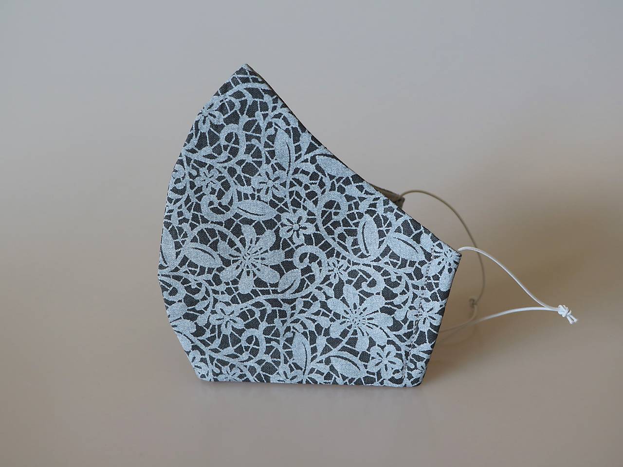 Dizajnové rúško pavučinka tvarované dvojvrstvové