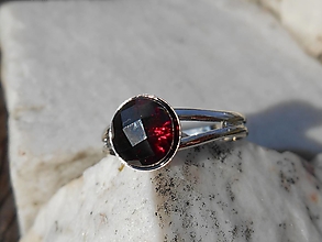 Prstene - garnet ring-fazetovaný granát-prsteň - 13127482_
