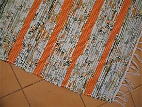 Úžitkový textil - Tkaný koberec bielo-zeleno-oranžový - 13122564_
