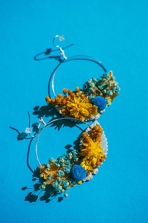 Kvetinové kruhové náušnice "slno na oblohe"