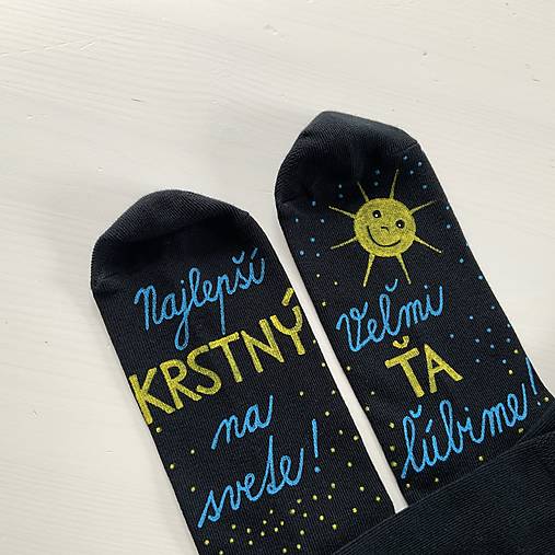 Maľované ponožky s nápisom: (Najlepší KRSTNÝ na svete! / Veľmi ŤA ľúbime!)