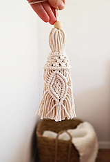 Dekorácie - Makramé pletený strapec (Biela) - 13168313_
